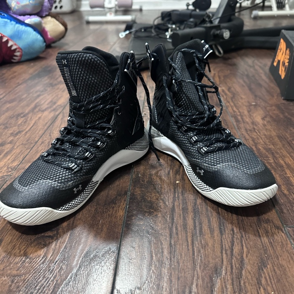 Under Armour Men's Black and White Athletic Shoes - Picture 3 of 5